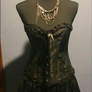 Bustier steampunk corset says L, but runs S/M new